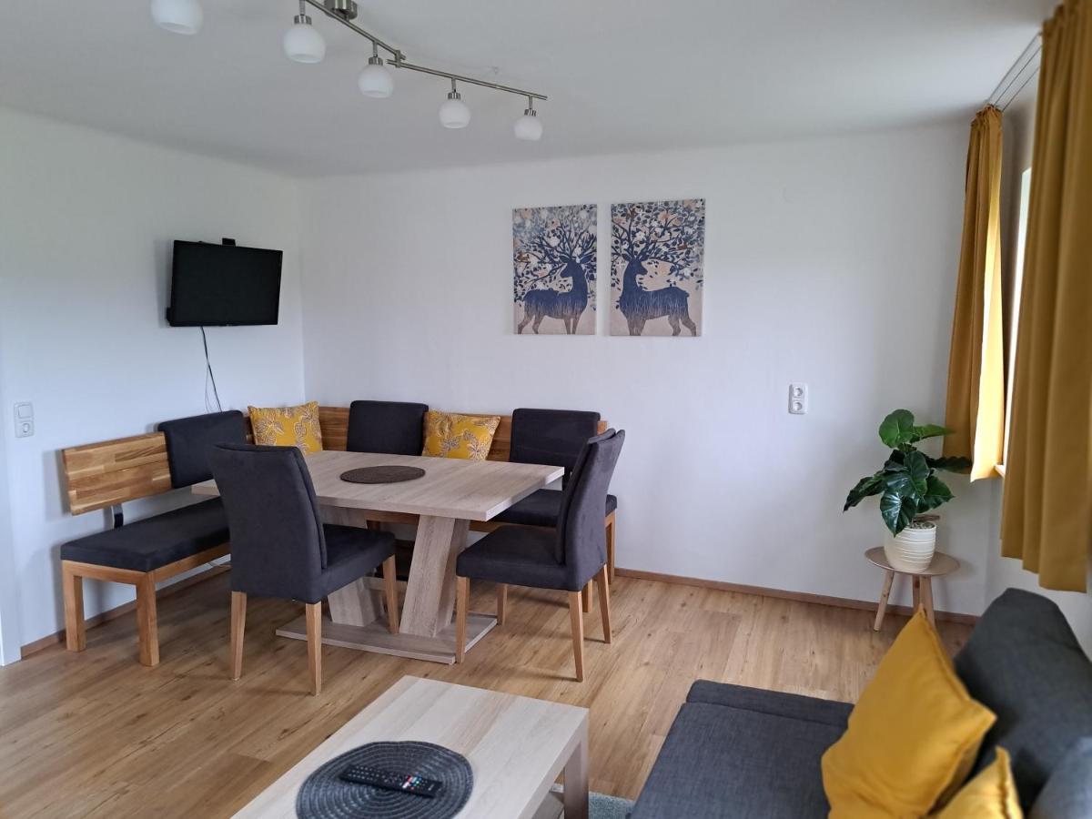 Ferienwohnung Wallersee 노이마르크트 암 발레르제 외부 사진
